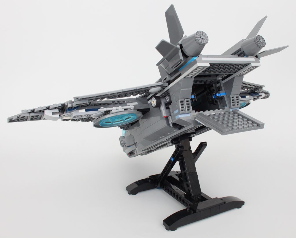 LEGO Marvel 76248 The Avengers Quinjet review 27 1024x823
