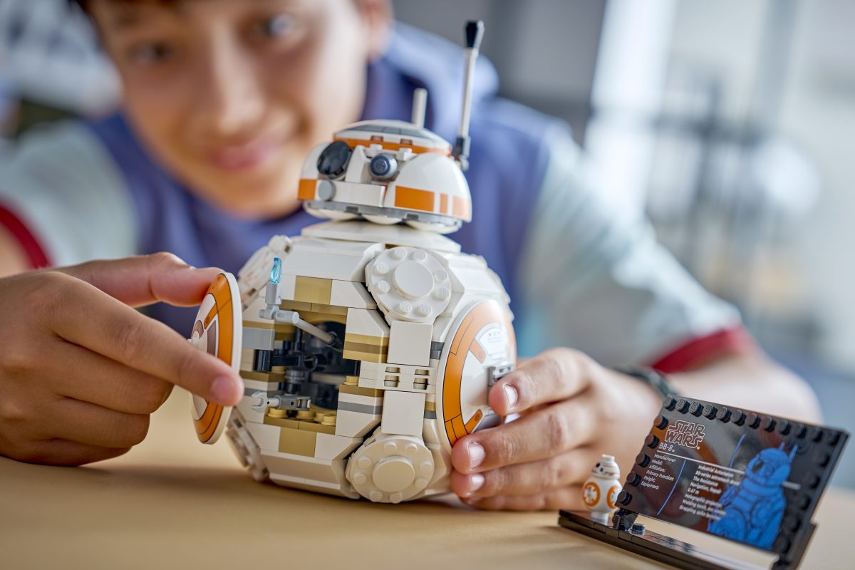 lego star wars 75452 bb 8 lifestyle 7 1200x800