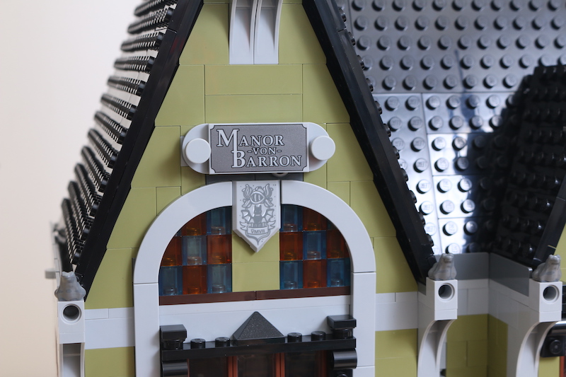 LEGO Fairground Collection 10273 Haunted House review 32