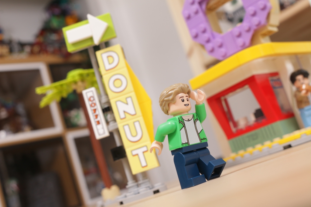 LEGO Ideas 21339 BTS Dynamite Bangtan Boys Jin Suga j hope RM Jimin V Jung Kook review 32 1024x683
