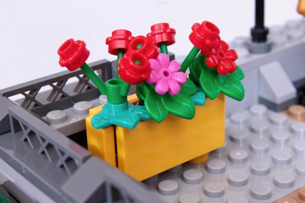 LEGO Chinese Traditional Festivals 80113 Family Reunion Celebration modular conversion 20 1024x683