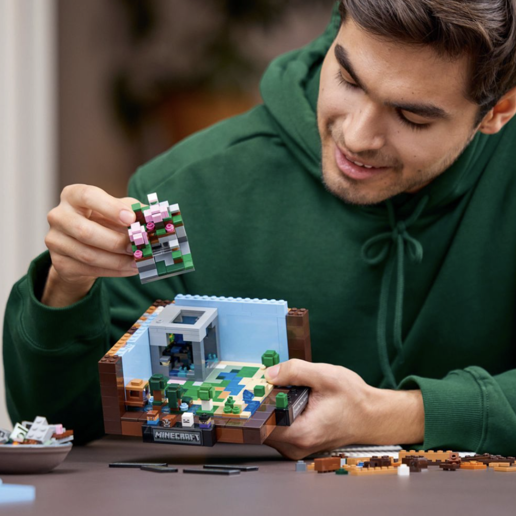 JB Spielwaren LEGO Minecraft 21265 8 1024x1024