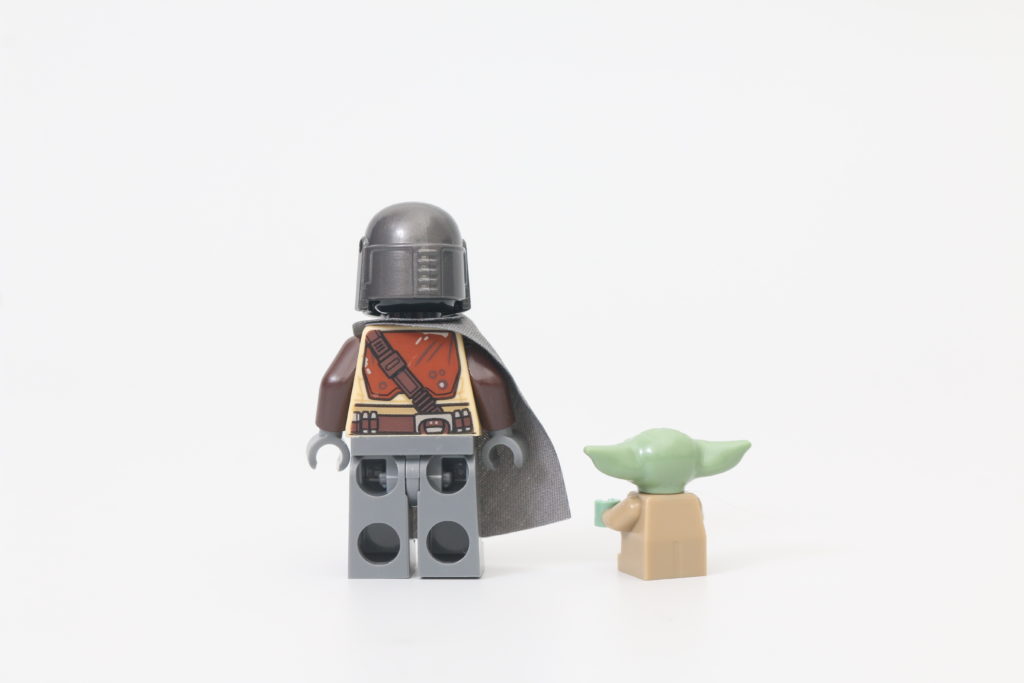 LEGO Star Wars 75292 The Mandalorian Bounty Hunter Transport The Razor Crest review 4