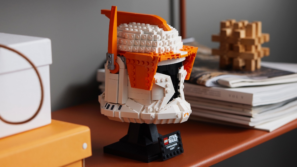 WATCH: LEGO Commander Cody Helmet speed review