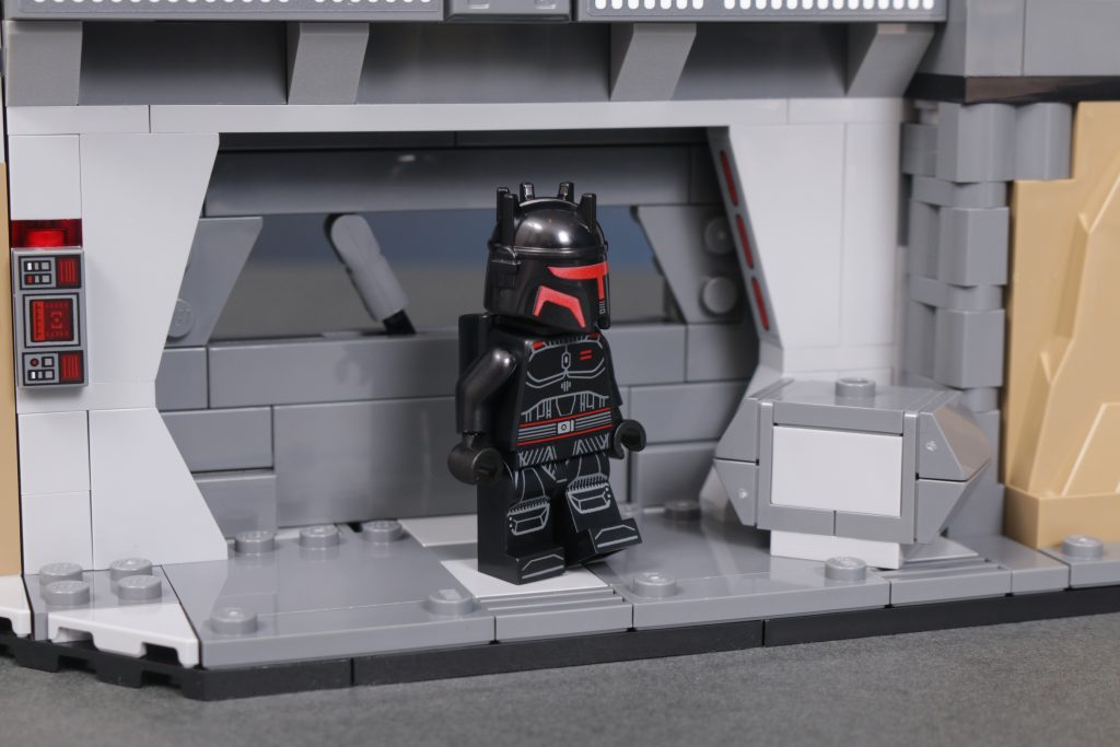 LEGO Star Wars 75386 Paz Vizsla and Moff Gideon Battle review 14 1024x683