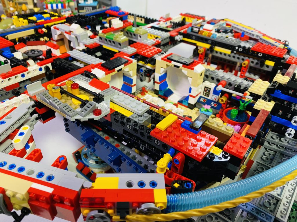 Emma Kennedy LEGO Star Wars Liza Minnellium Falcon 2