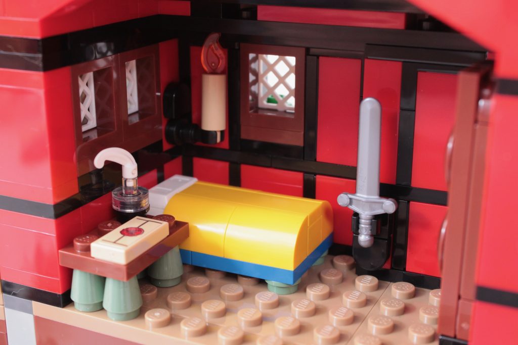 LEGO Icons 10332 Medieval Town Square review 18 1024x683