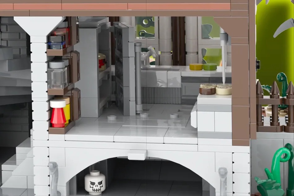 LEGO Ideas Scooby Doo And the Ravenwood Mansion 15