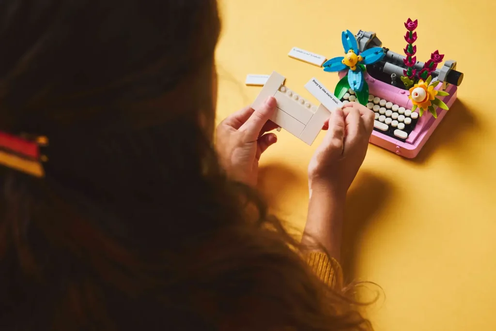 LEGO Creator 31169 Typewriter with Flowers lifestyle 2 1024x684