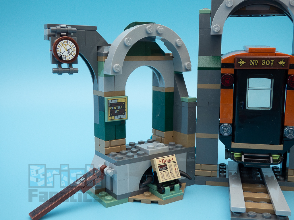 LEGO Hidden Side 70430 Newbury Subway 7