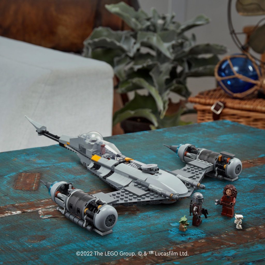 LEGO Star Wars 75325 The Mandalorians N 1 Starfighter Din Djarin 1024x1024