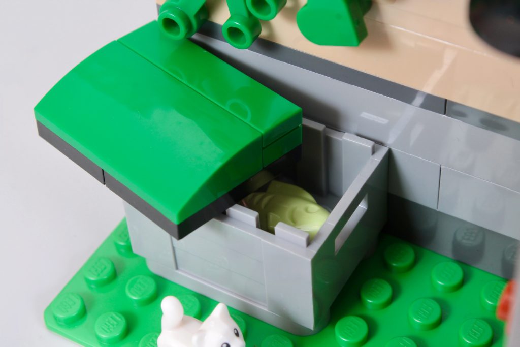 LEGO Icons 10350 Tudor Corner review 19 1024x683