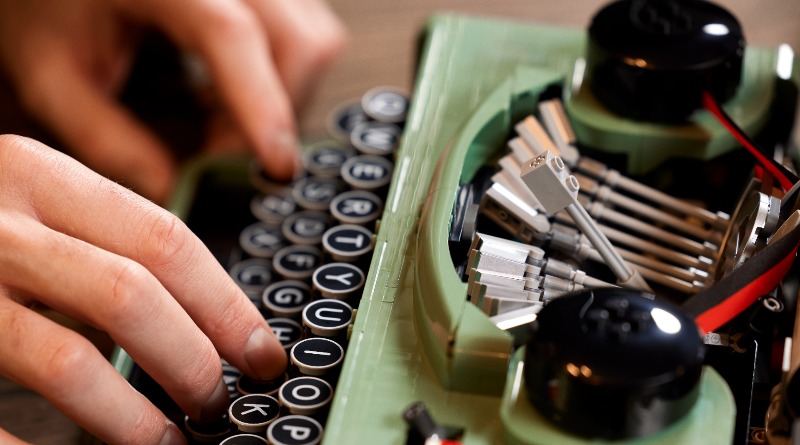 Discover how close LEGO Ideas 21327 Typewriter is to the real-life machine