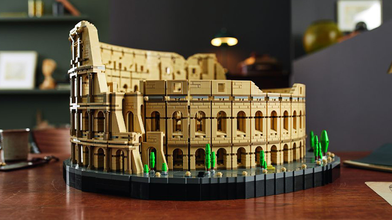 Go behind the scenes of LEGO Creator Expert 10276 Colosseum