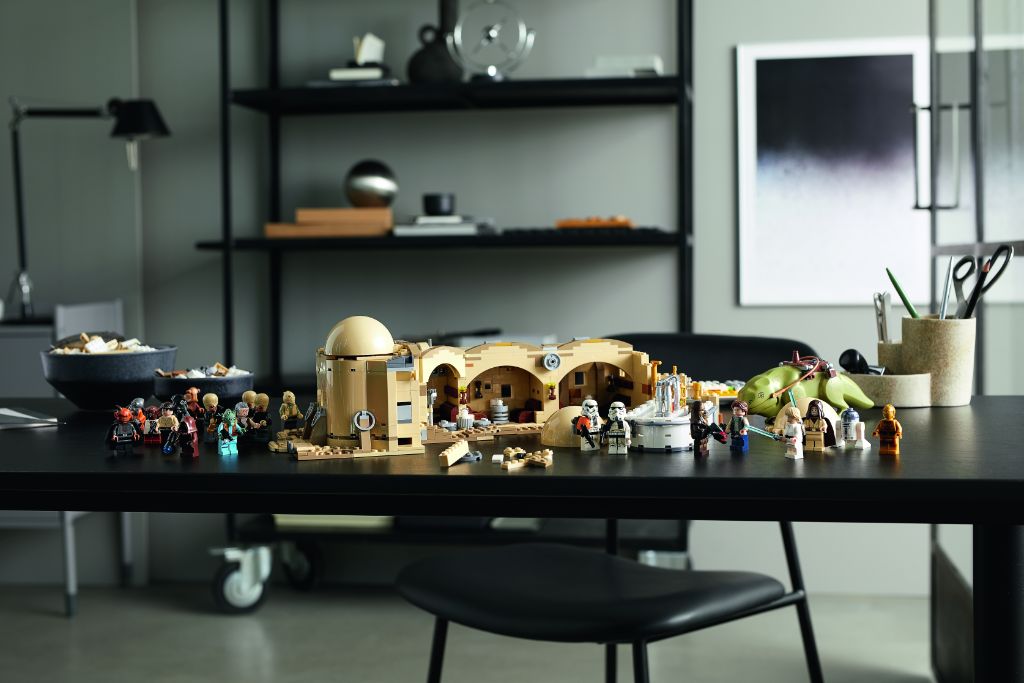 LEGO Star Wars 75290 Mos Eisley Cantina 15