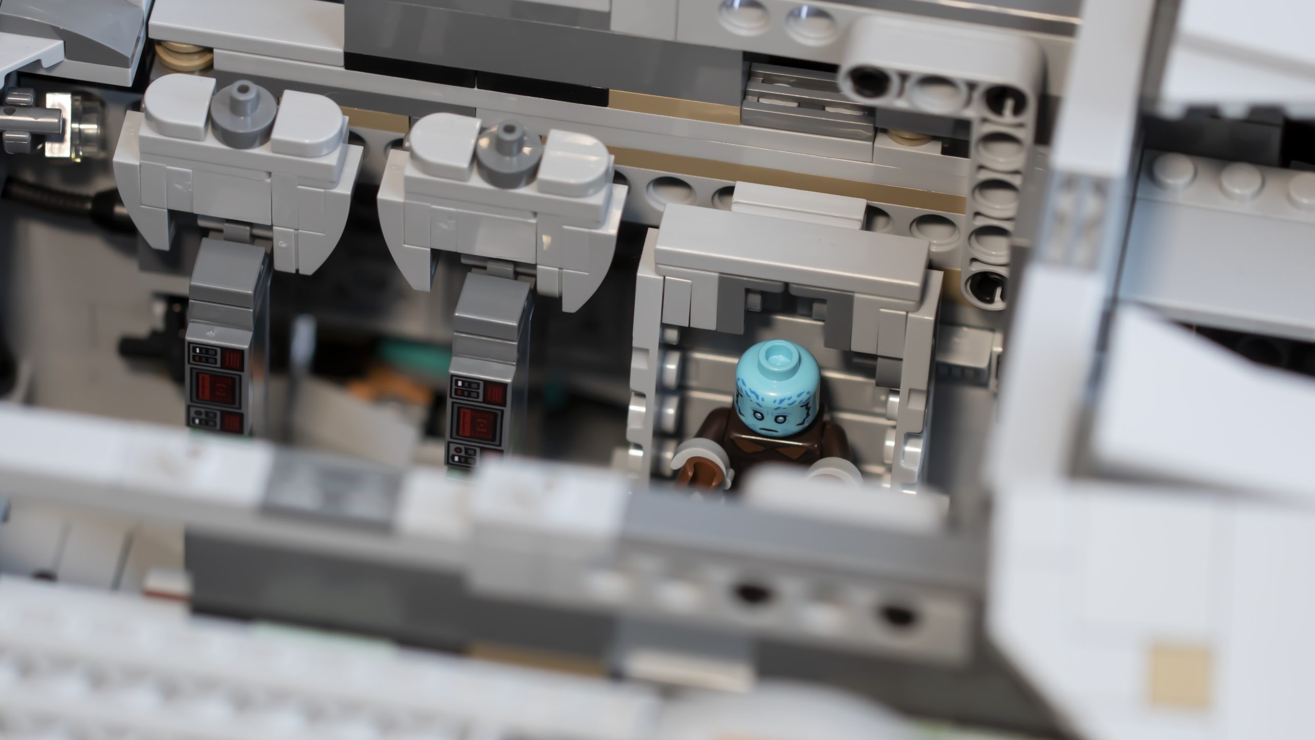 75331 Razor Crest FEATURE 59 scaled