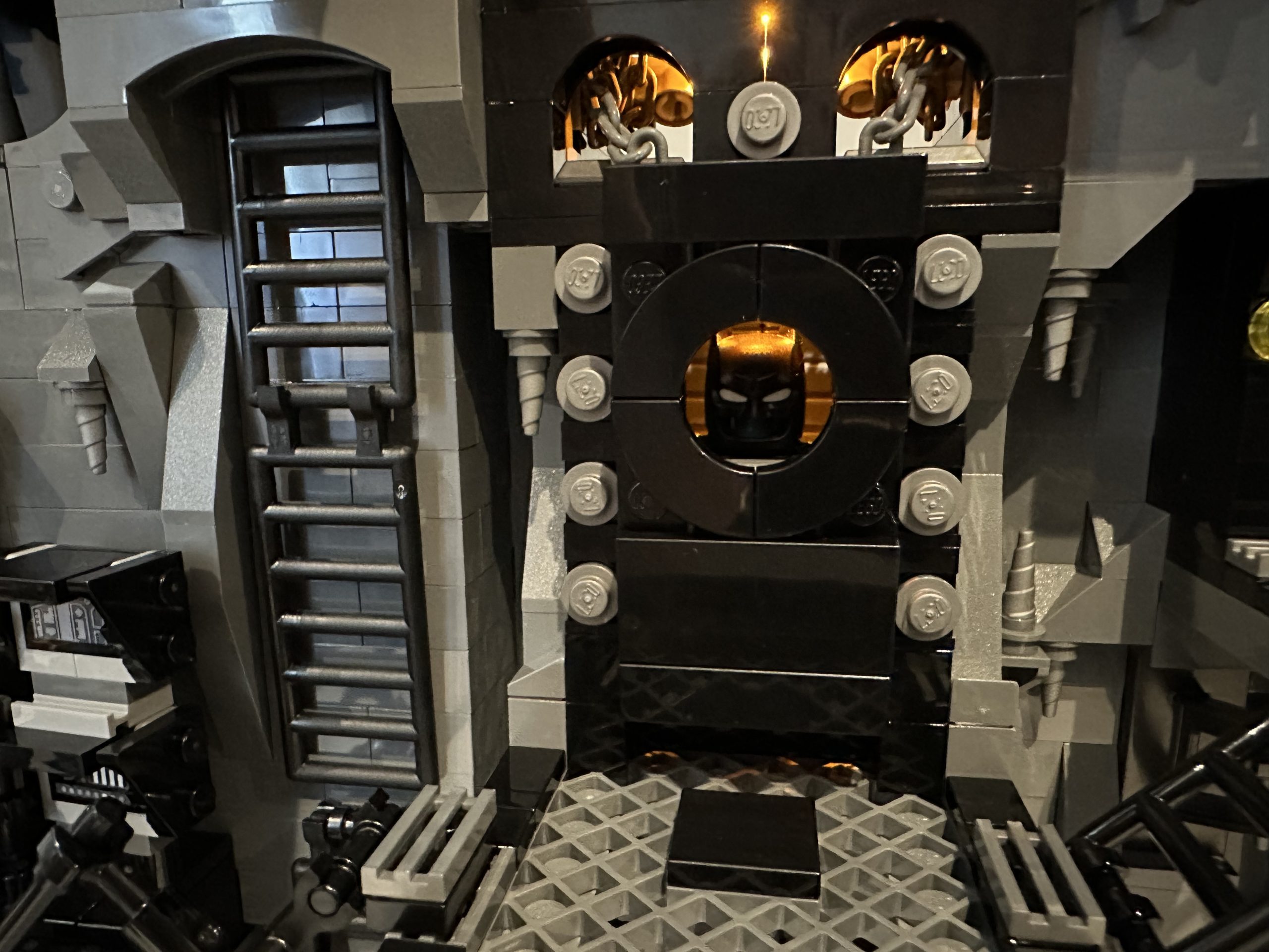 LEGO Batman 76252 Batcave – Shadow Box review 34 scaled