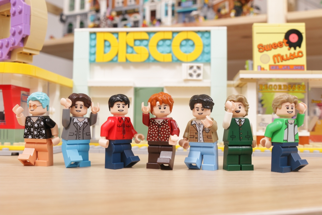 LEGO Ideas 21339 BTS Dynamite Bangtan Boys Jin Suga j hope RM Jimin V Jung Kook review 71 1024x683