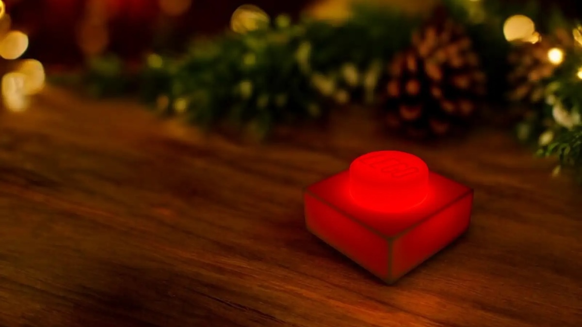 Two new LEGO lights for at home and on the go are available to buy right now