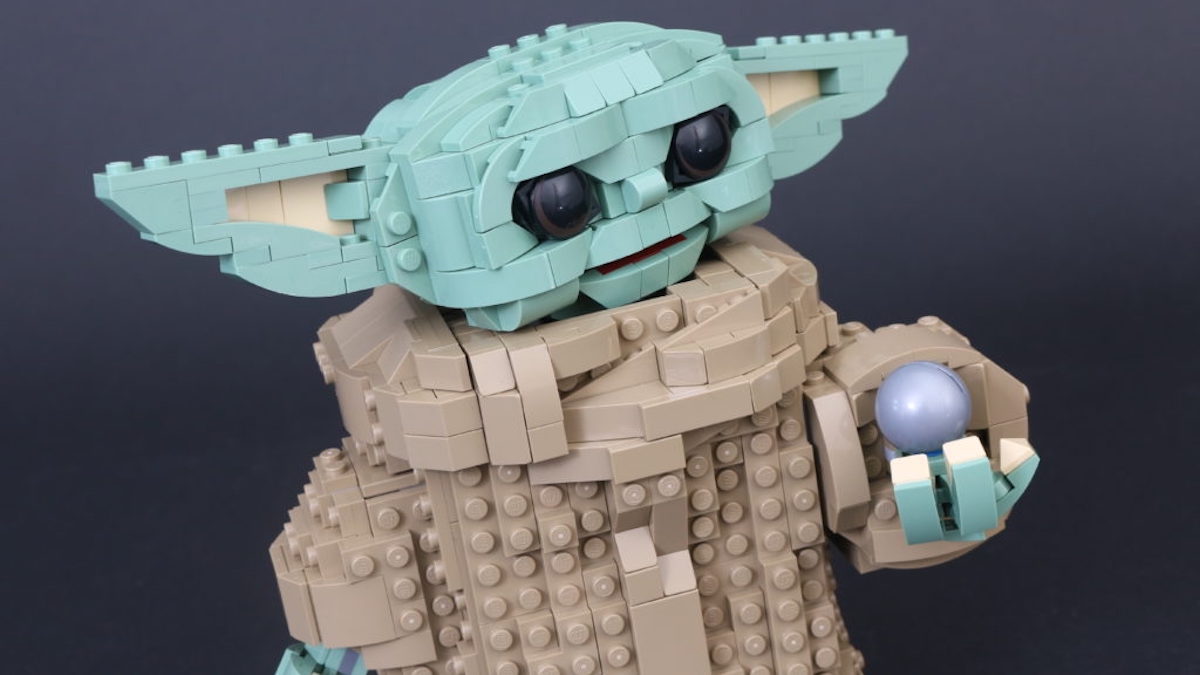 LEGO Star Wars 75318 The Child makes a curious noise during building