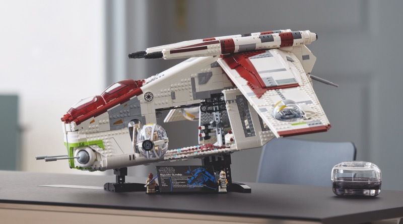 LEGO Star Wars 75309 Republic Gunship featured 1