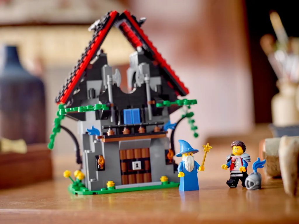 LEGO 40601 Majistos Magical Workshop Lifestyle 1024x768