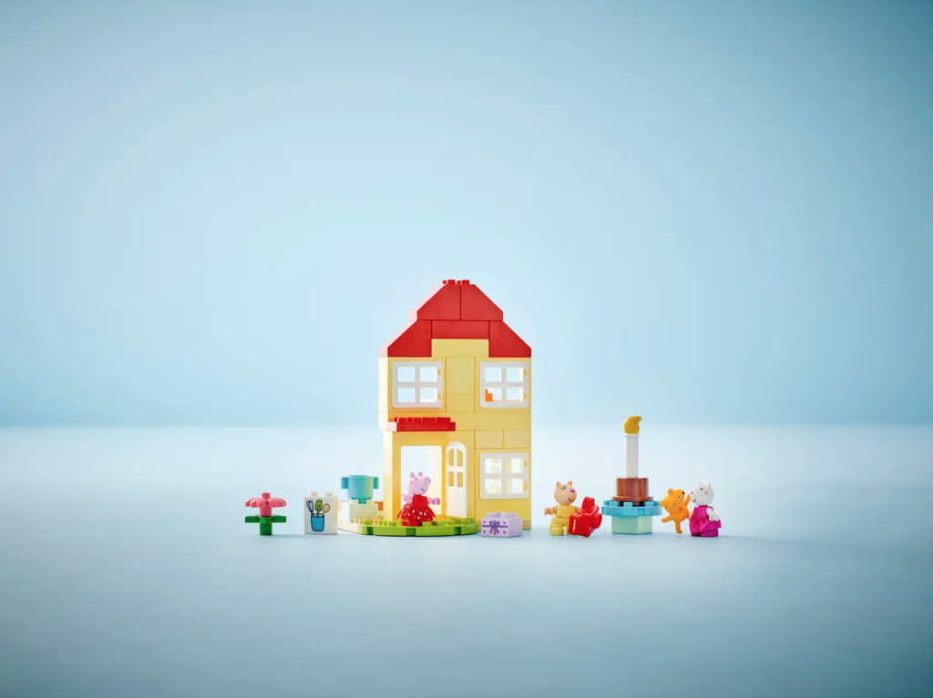 LEGO DUPLO Peppa Pig 10433 Peppa Pig Birthday House 1024x767