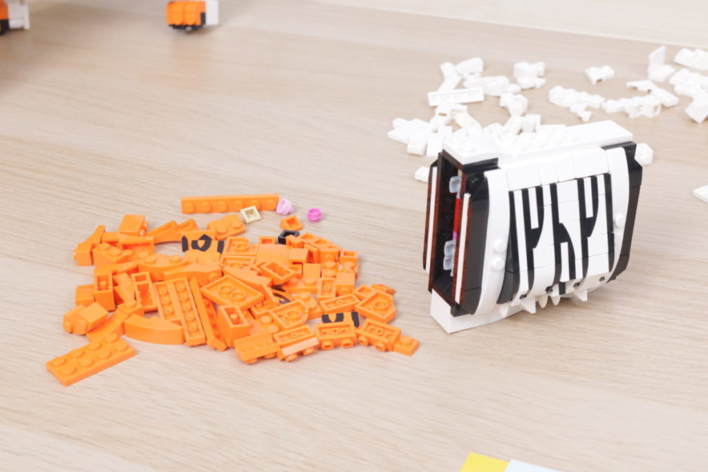 How to recolour LEGO Creator 3 in 1 31129 Majestic Tiger white 8 1024x683