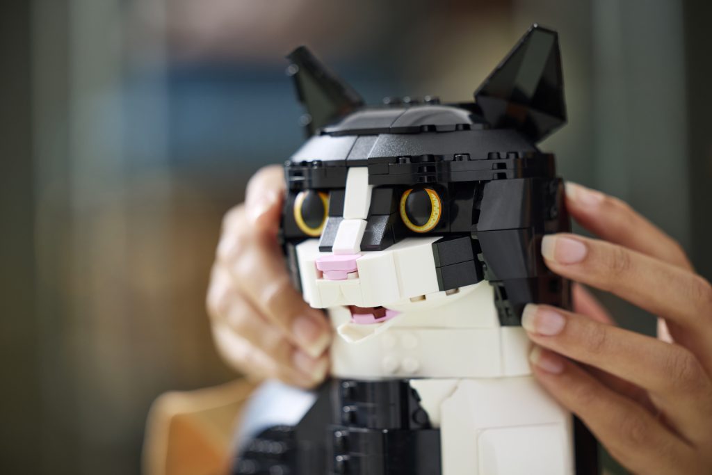 LEGO Ideas 21349 Tuxedo Cat 7 1024x683