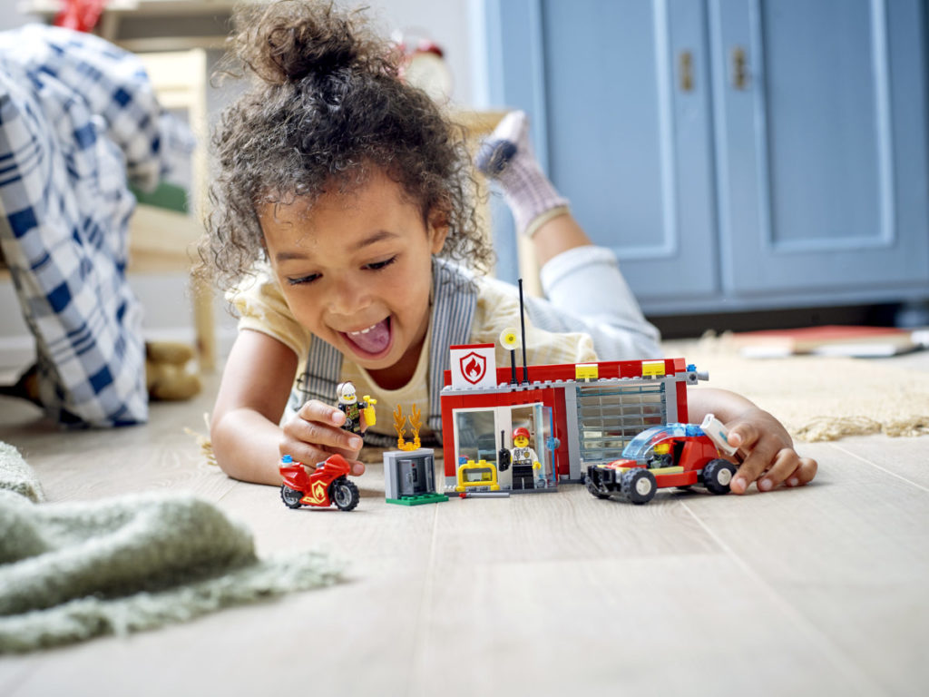 LEGO CITY 77943 Fire Station Starter Set 5 1024x768