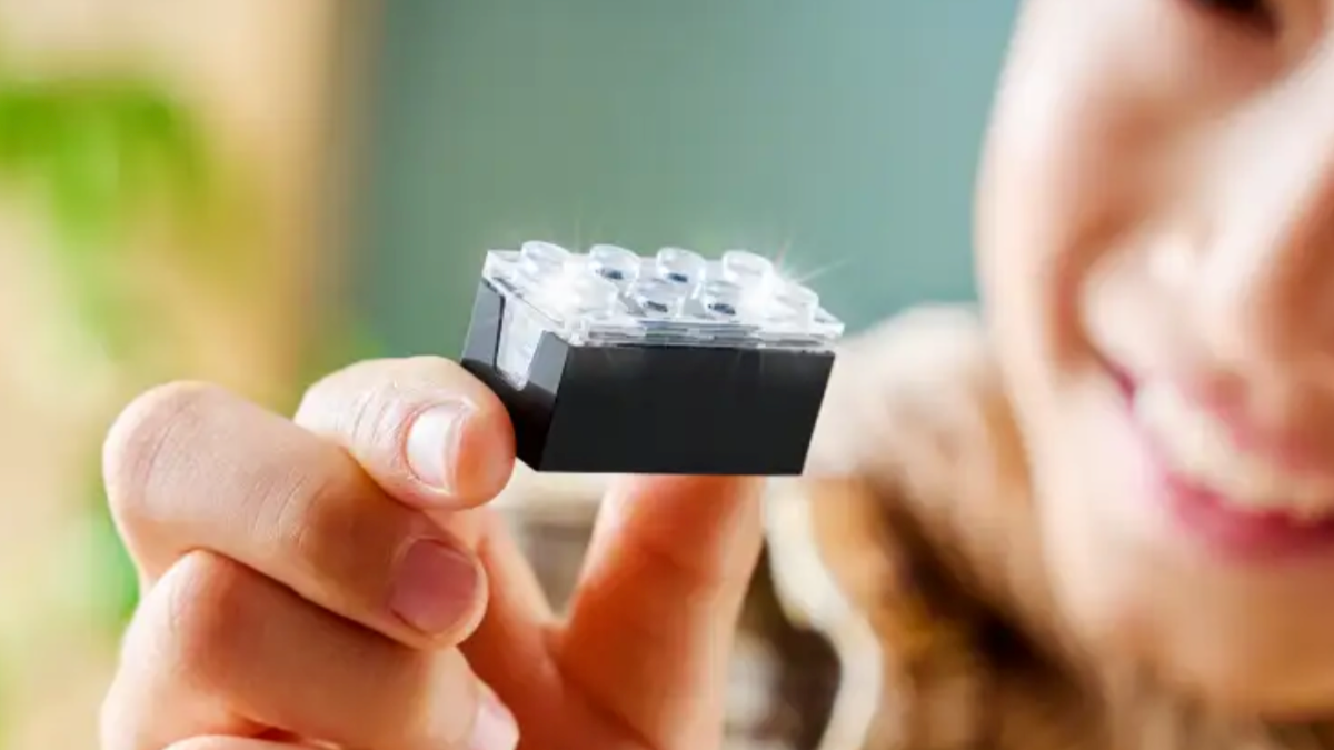 LEGO SMART Brick 1