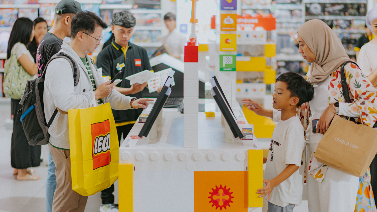 LEGO confirms opening date for first Oxford store