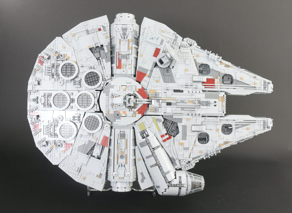 LEGO Star Wars 75192 UCS Ultimate Collectors Series Millennium Falcon review 3 1