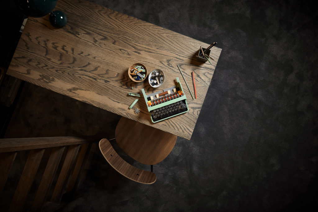 LEGO Ideas 21327 Typewriter lifestyle 16