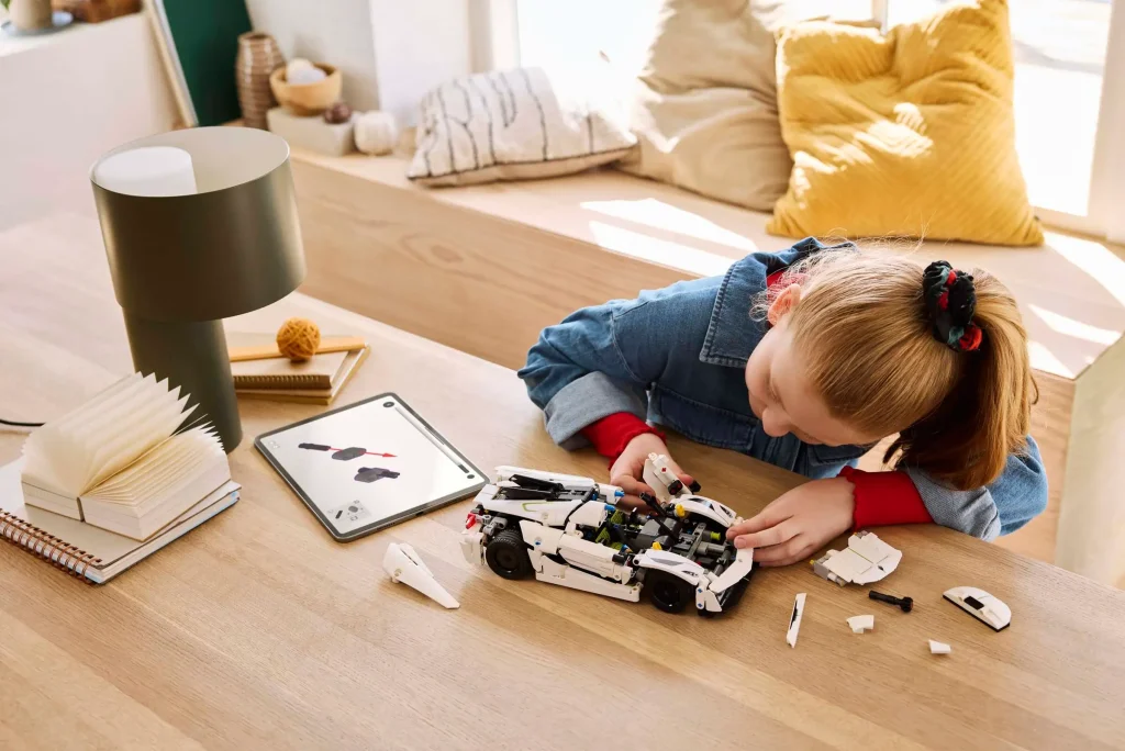 LEGO Technic 42184 Koenigsegg Jesko Absolut White Hypercar 21 1024x684