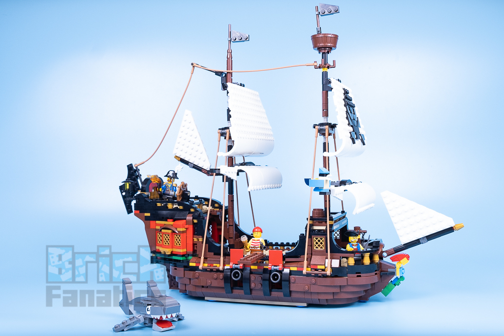 LEGO Creator 31109 Pirate Ship 1 2