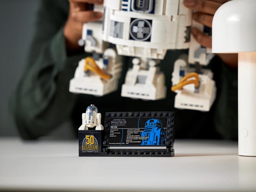 LEGO Star Wars 75308 R2 D2 23