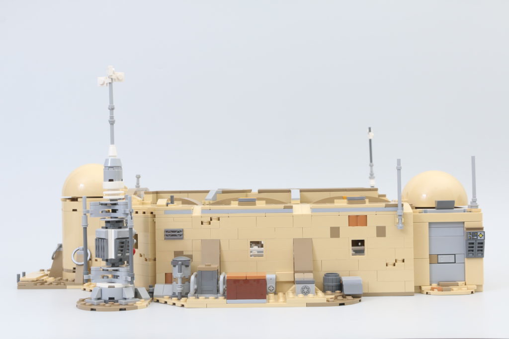 LEGO Star Wars 75290 Mos Eisley Cantina review 36