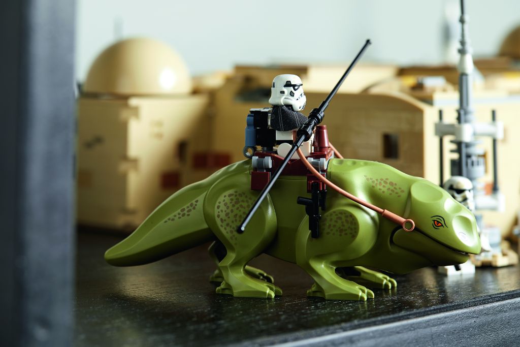 LEGO Star Wars 75290 Mos Eisley Cantina 23
