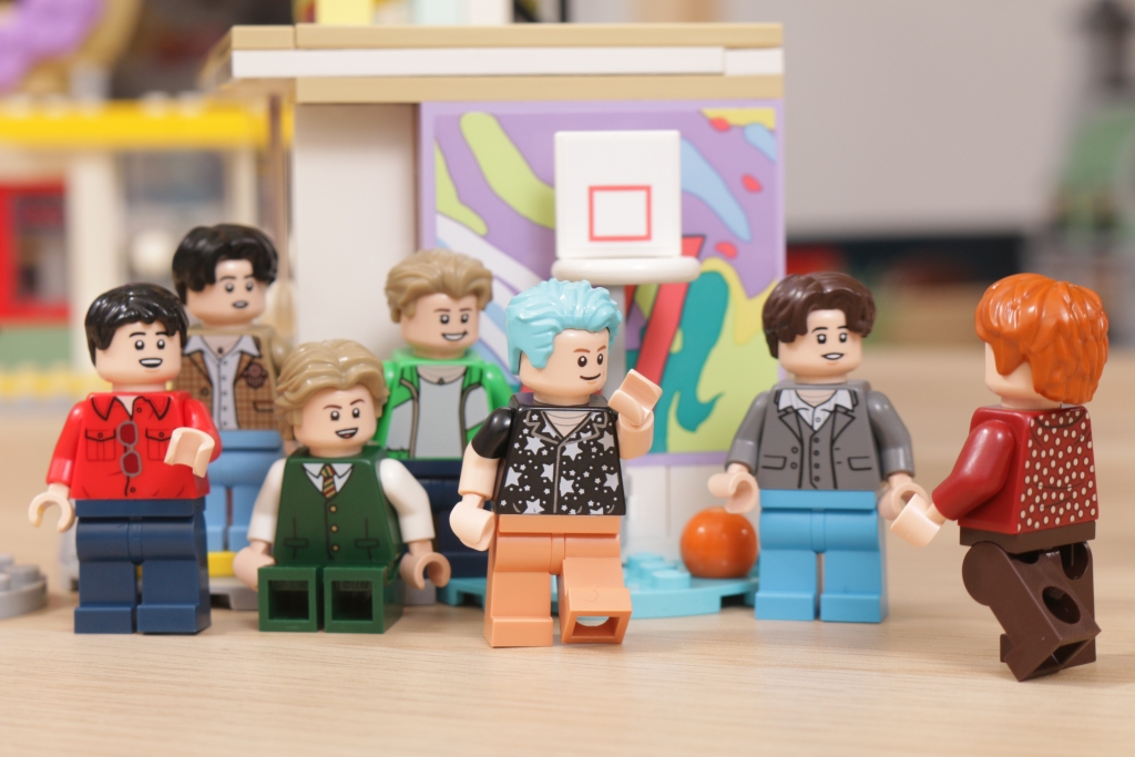 LEGO Ideas 21339 BTS Dynamite Bangtan Boys Jin Suga j hope RM Jimin V Jung Kook review 49 1024x683