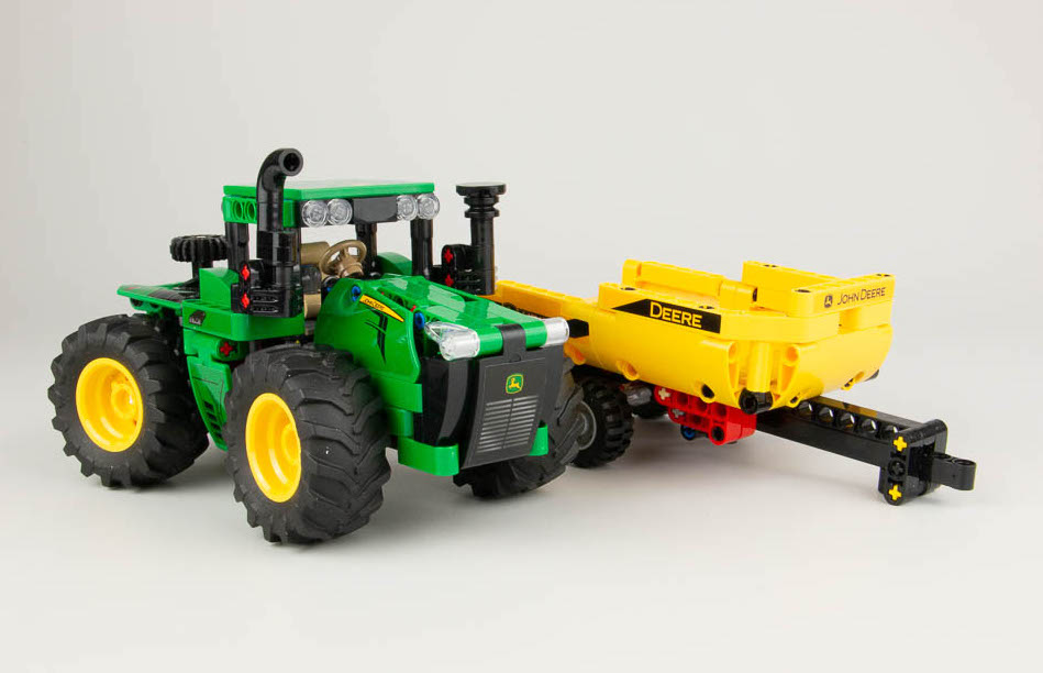 LEGO Technic 42136 John Deere 9620R 4WD Tractor 14