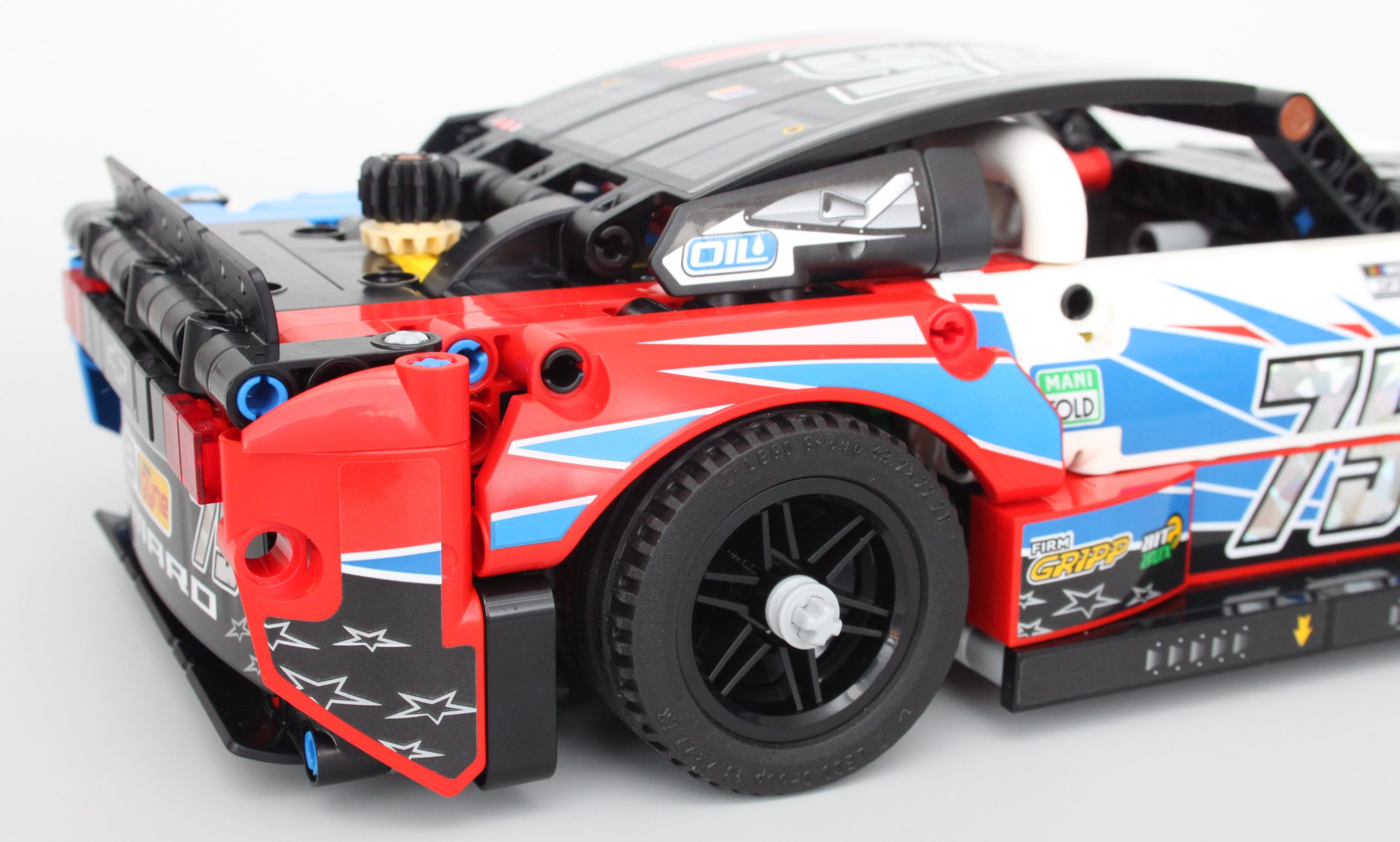 LEGO Technic 42153 NASCAR Next Gen Chevrolet Camaro ZL1 2 scaled