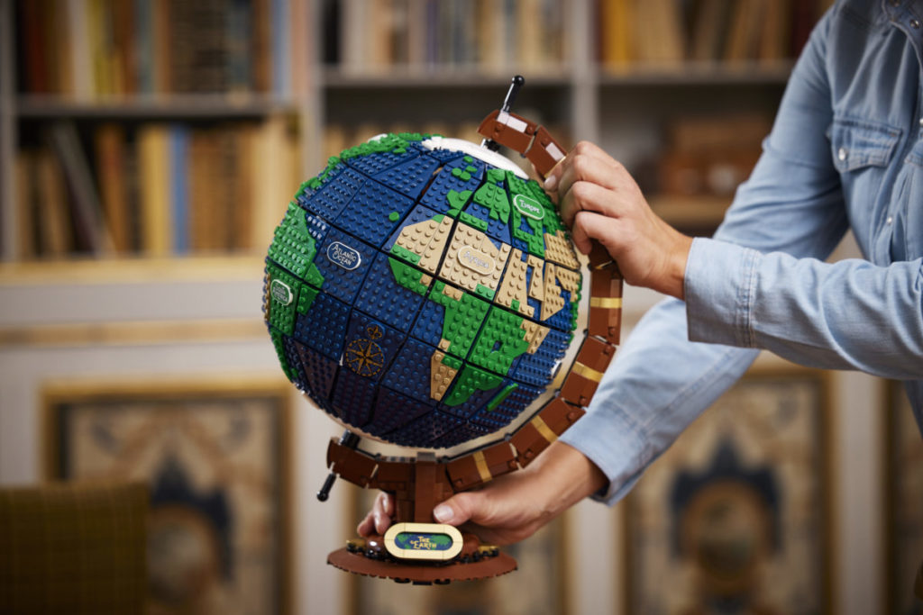 LEGO Ideas 21332 The Globe 39 1024x683