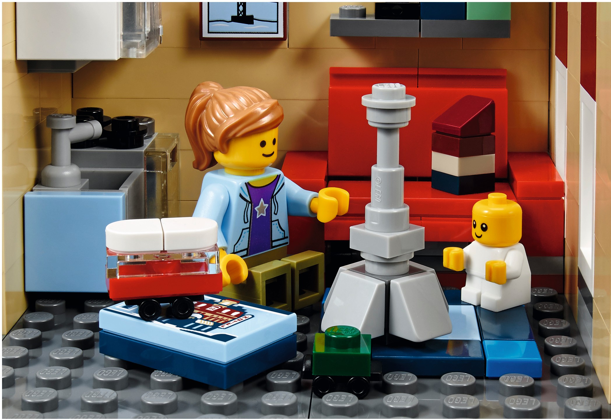10255 Assembly Square mini Eiffel Tower