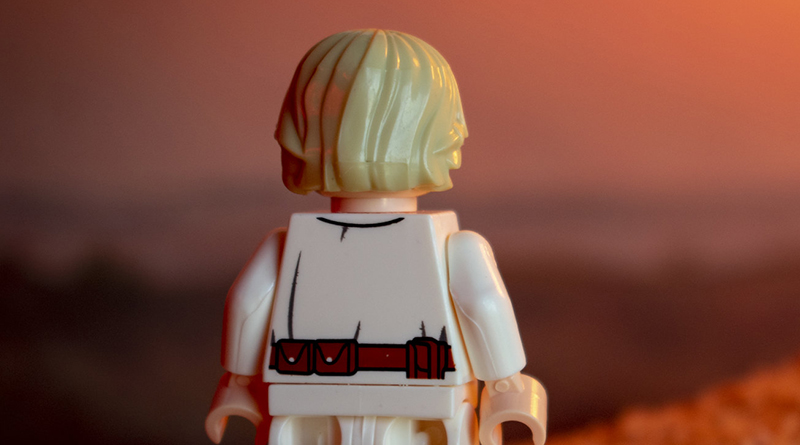 Brick Pic of the Day: Twin suns of Tatooine