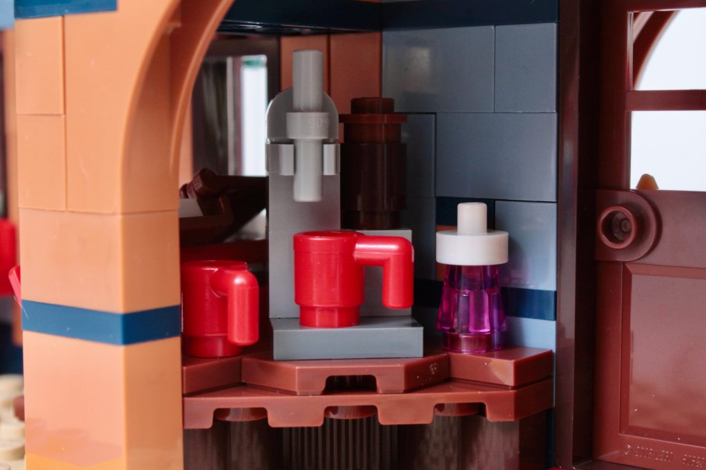 LEGO Winter Village 10339 Santas Post Office review 20 1024x682