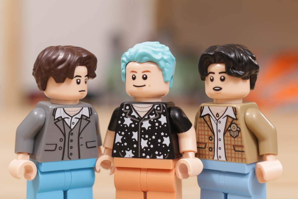 LEGO Ideas 21339 BTS Dynamite Bangtan Boys Jin Suga j hope RM Jimin V Jung Kook review 89 1024x683