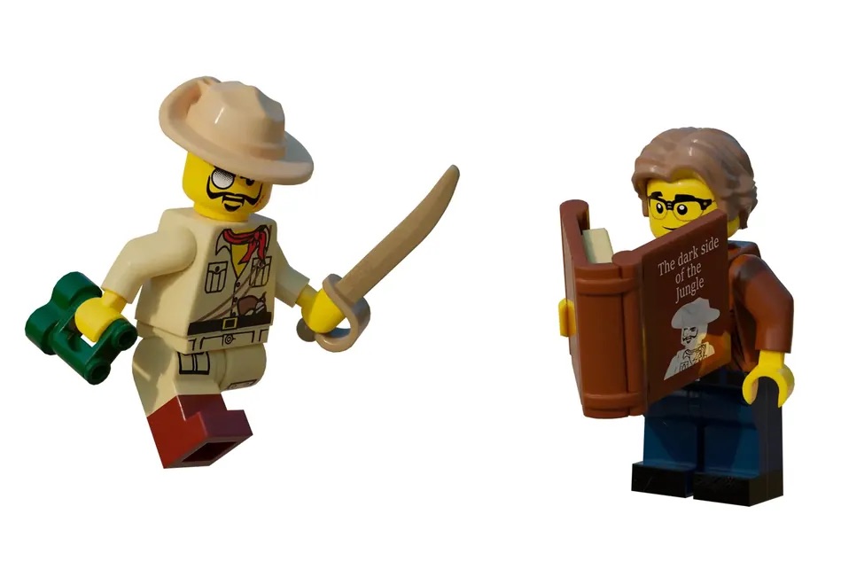 LEGO Ideas Booknook Story Laboratory 8
