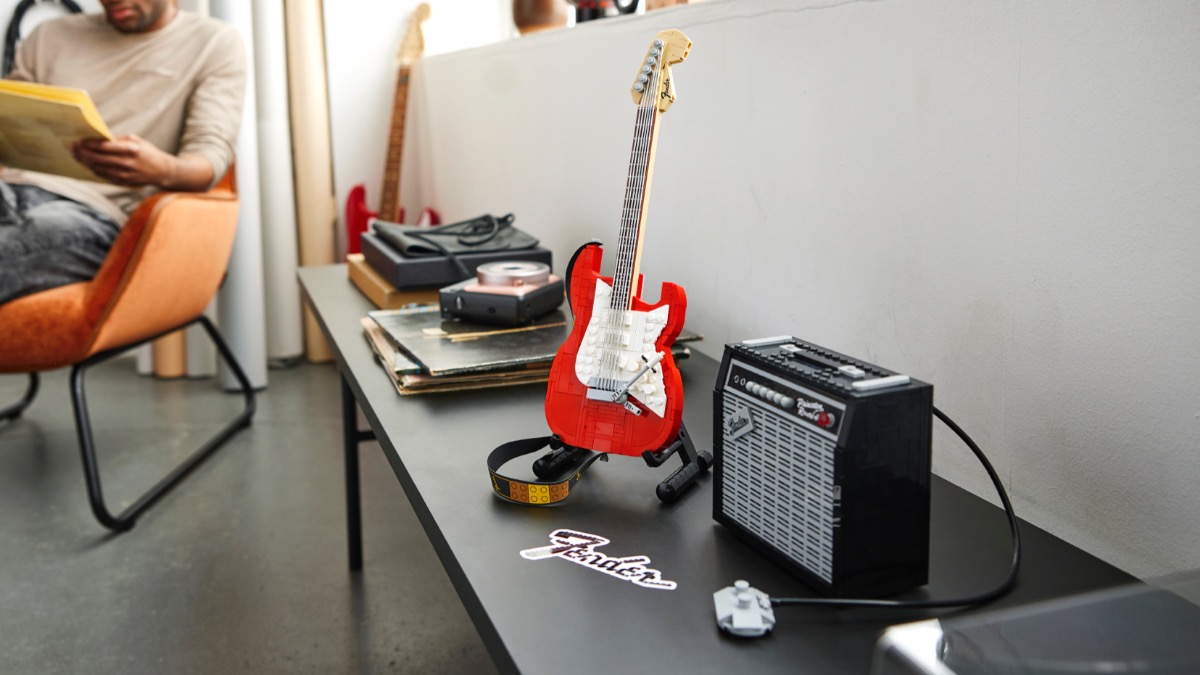 In pictures: LEGO Ideas 21329 Fender Stratocaster
