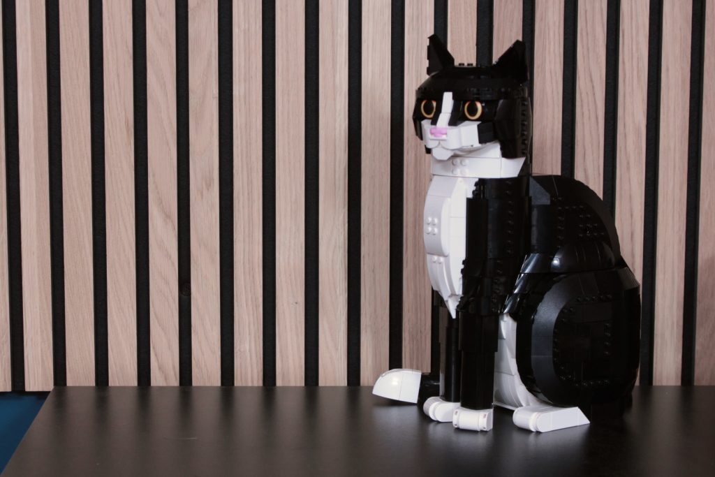 LEGO Ideas 21349 Tuxedo Cat review 1 1024x683